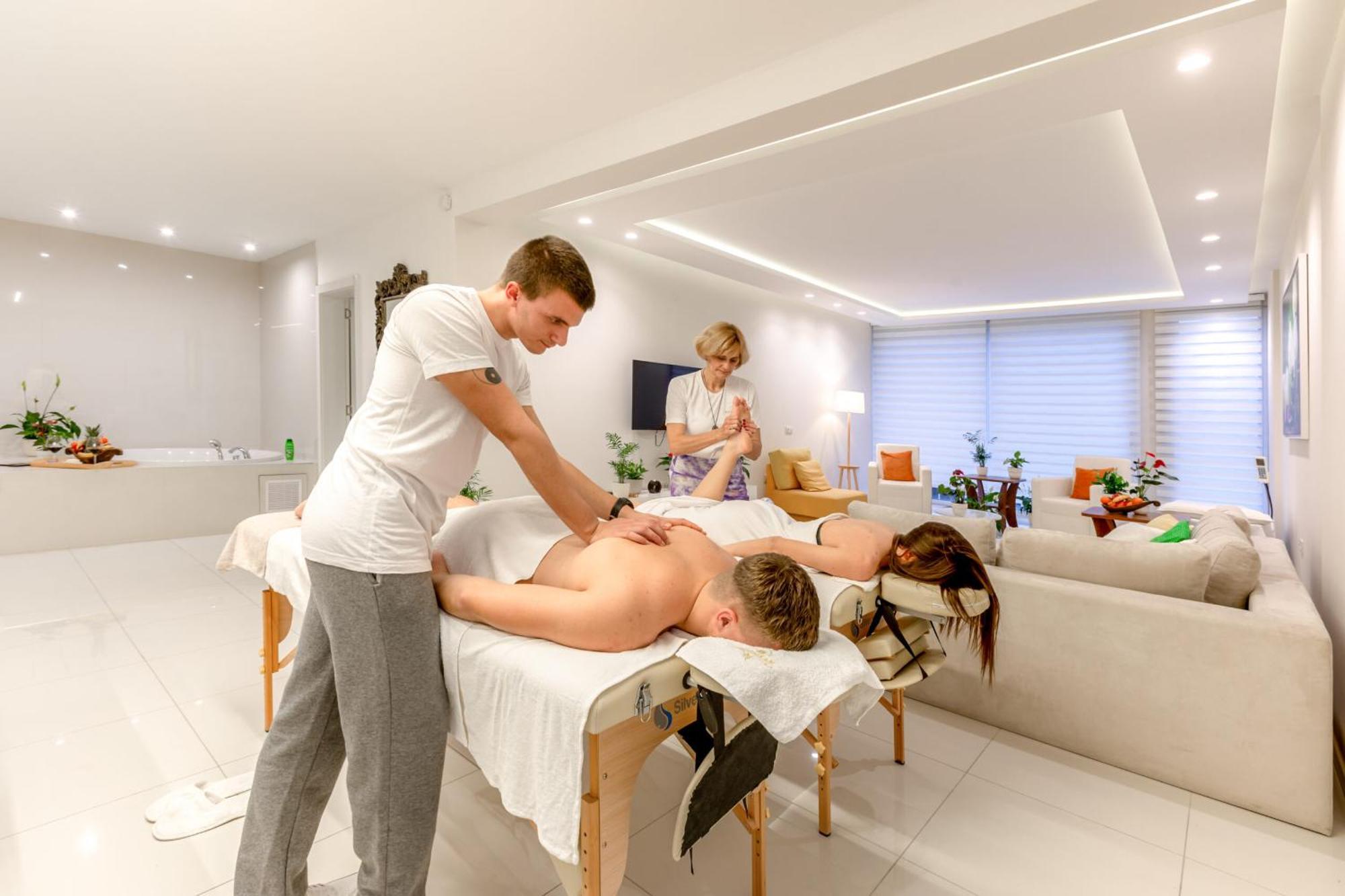 Aparthotel Lux Hedonistic Life Novi Sad Esterno foto